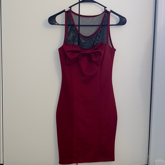 size Small bodycon dress with bow - Picture 2 of 4